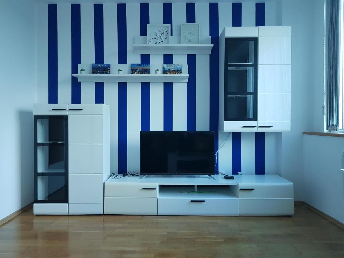 Central Apartment With 24-7 Building Security Novi Sad Buitenkant foto