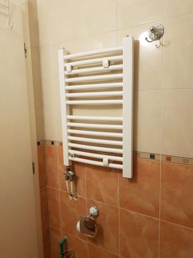 Central Apartment With 24-7 Building Security Novi Sad Buitenkant foto