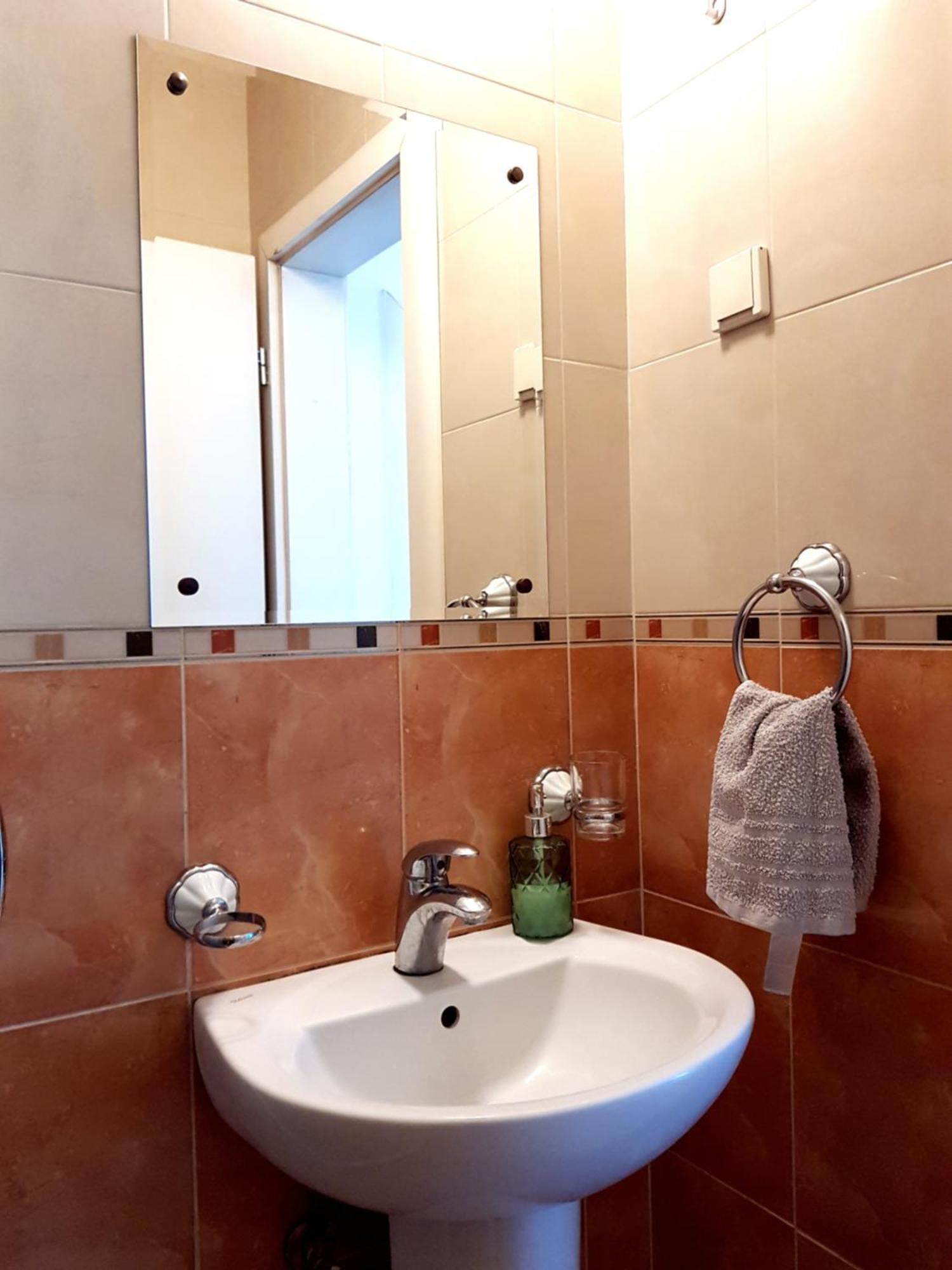 Central Apartment With 24-7 Building Security Novi Sad Buitenkant foto